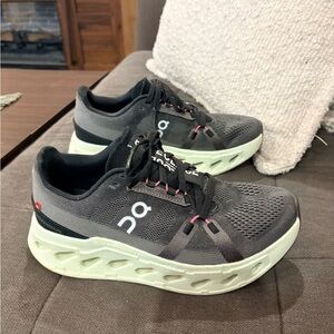 On Running Black and mint green Sneakers